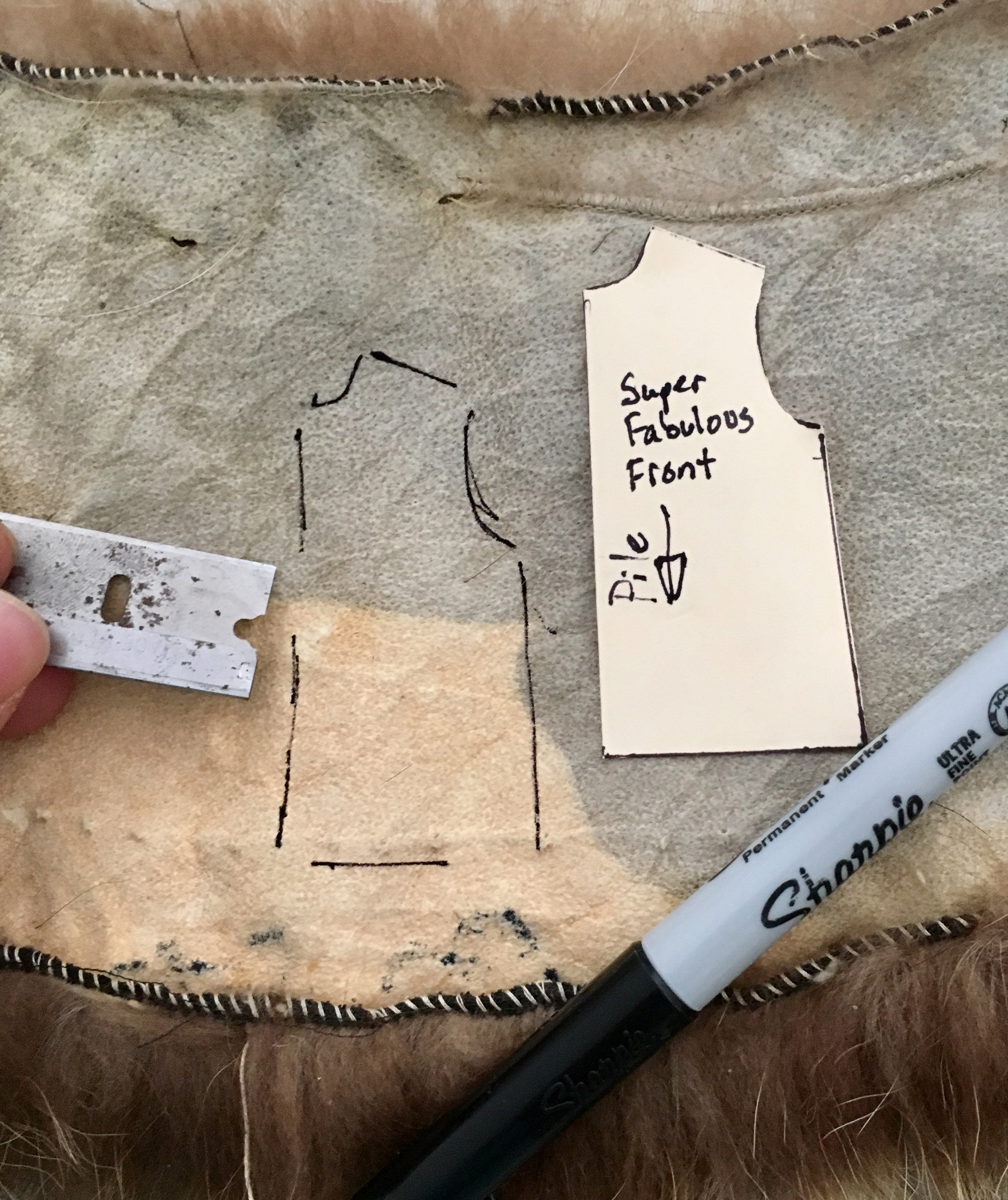 Sewing classes in Chicago: Tchad: Workroom: Sewing Studio: Furrier: Tips: Cutting & Sewing Fur: Preparing to cut